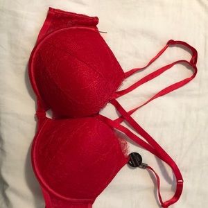 Red lacy bombshell push-up bra. New with tags.